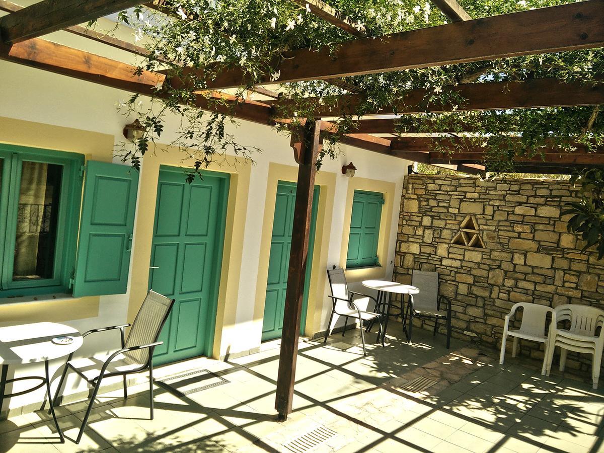 Dimitris Villa Hotel Matala Eksteriør billede