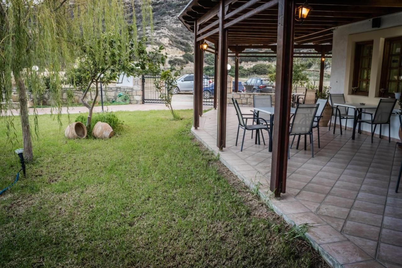 Dimitris Villa Hotel Matala Eksteriør billede